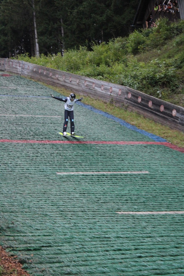 Lucas Eichbauer landet auf 60,5 Meter (Fot. T. Misiek)